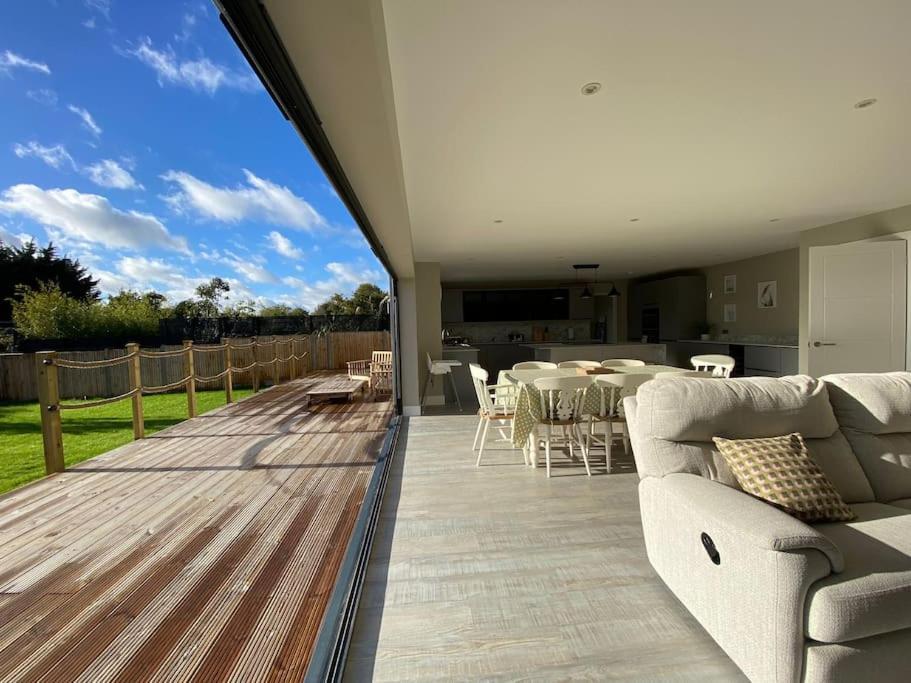 Brand New, Stunning Beachside House Seasalter Bagian luar foto