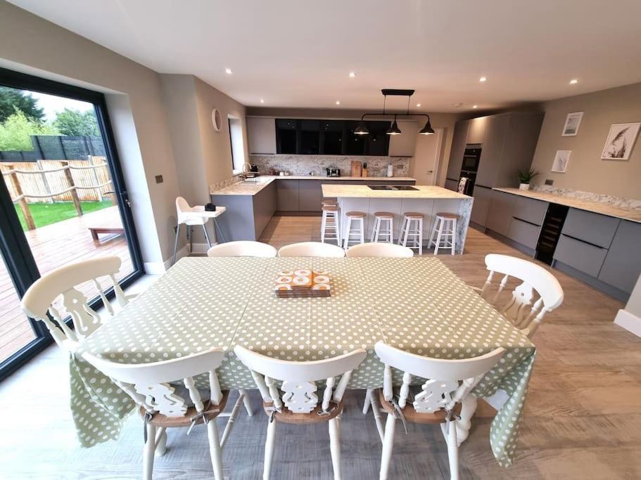 Brand New, Stunning Beachside House Seasalter Bagian luar foto