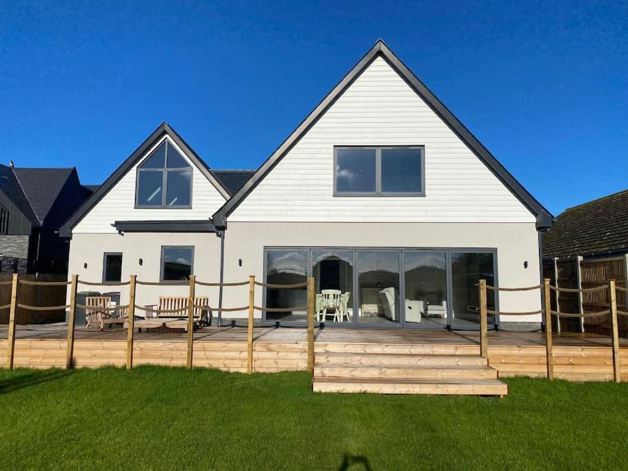 Brand New, Stunning Beachside House Seasalter Bagian luar foto