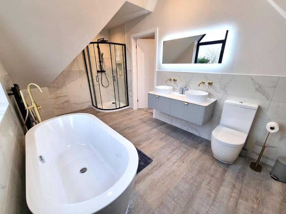 Brand New, Stunning Beachside House Seasalter Bagian luar foto